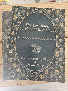 The Lost Book Of Herbal Remedies - Green & Gold Botanicals